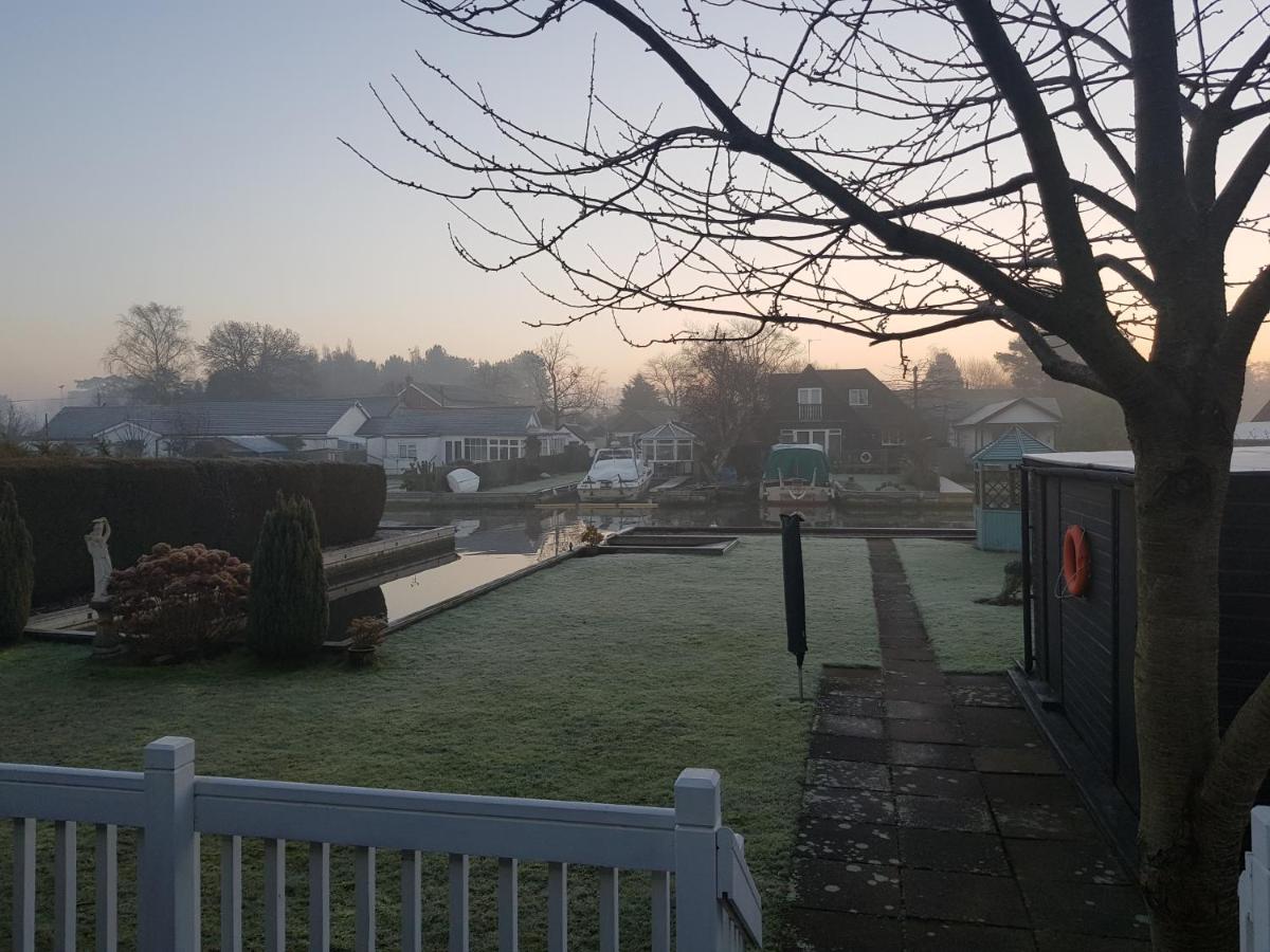 The Willows Wroxham Exterior foto